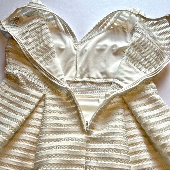 Beautiful Cream Dress Francesca's Size Large Sleeveless V neck - Picture 10 of 15